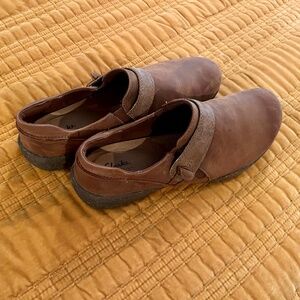 Clarks - Roseville Dot - Brown - Size 12